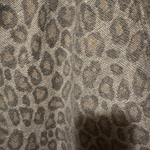 Woolrich OS Blanket Wrap shawl cape grey tan  animal Print Fringe Knit sweater - Picture 4 of 6